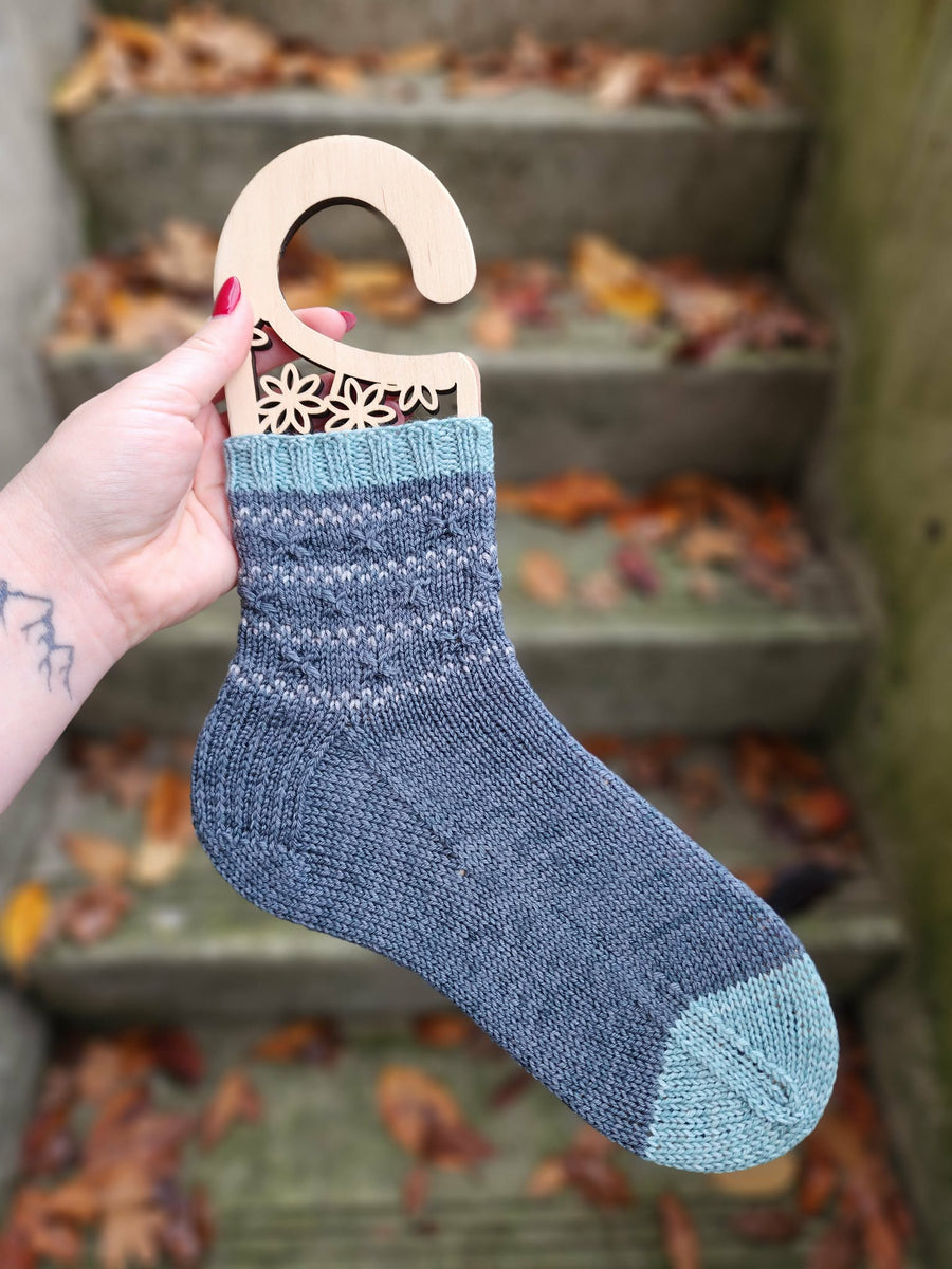 Quicksilver Socks - KNITTING PATTERN – Perfectly Knotted