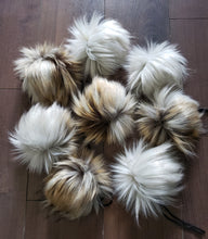The SAND DOLLAR pom pom