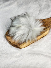 The SAND DOLLAR pom pom