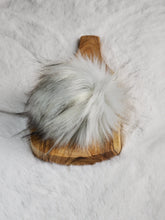 The SAND DOLLAR pom pom