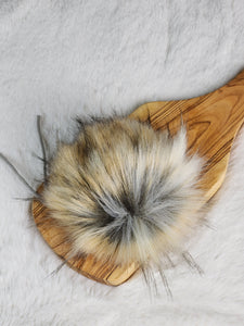 The SAND DOLLAR pom pom