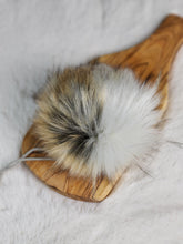 The SAND DOLLAR pom pom