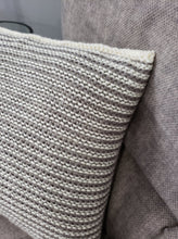 Simple Stripes Pillow - KNITTING PATTERN