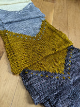 Right Direction Scarf - KNITTING PATTERN